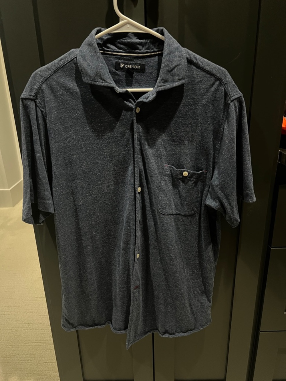 Men's Short-Sleeve Button-Up Shirt in Navy
